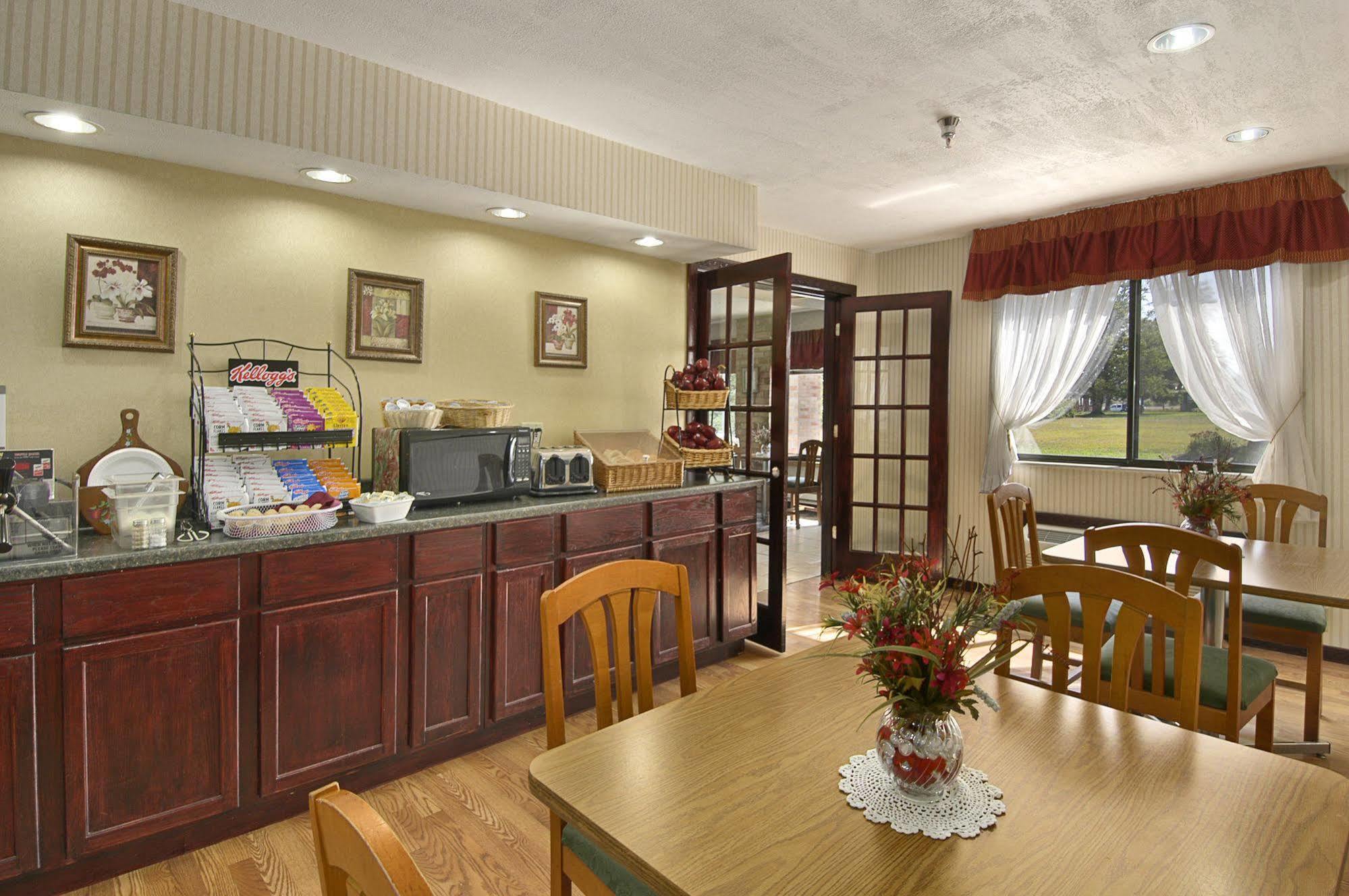 Hotel Baymont by Wyndham Muskegon Restauracja zdjęcie